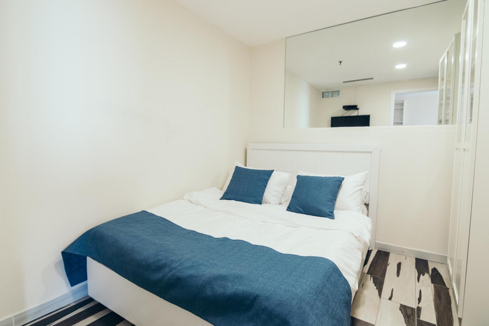 Almog Beach Apt Hotel מלון דירות אלמוג ביץ' Хайфа Екстериор снимка